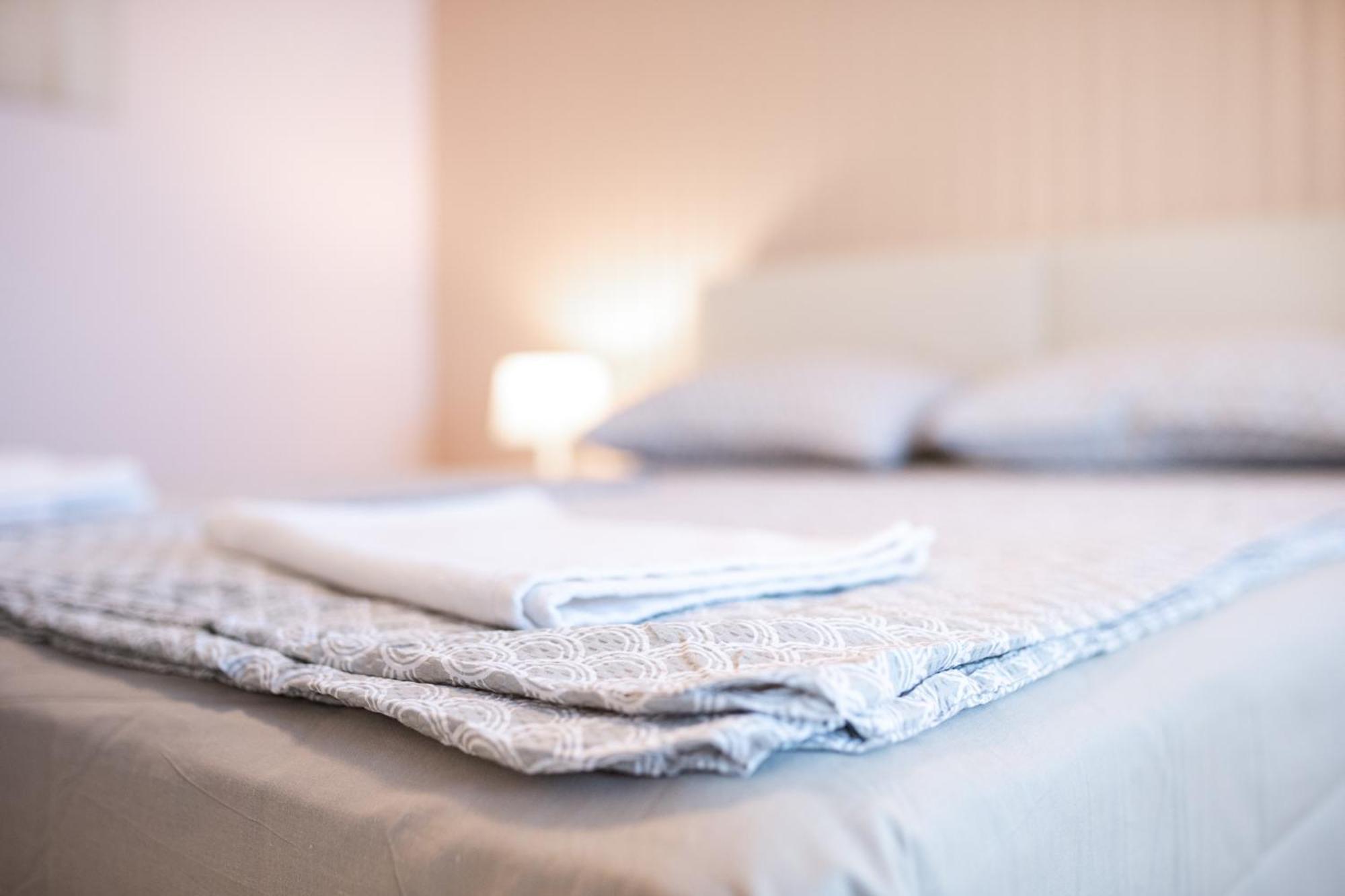 La Mer Luxury Apartments Golden Sands Room photo
